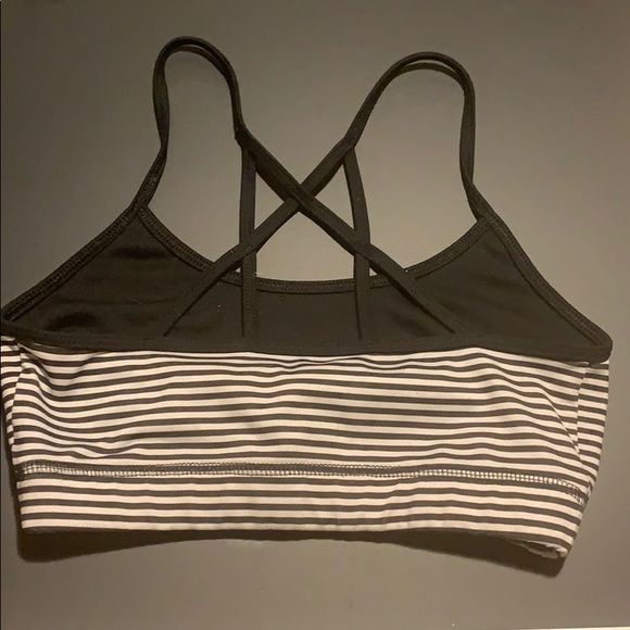 Workout bra XS also works as swimsuit. - Picture 2 of 2